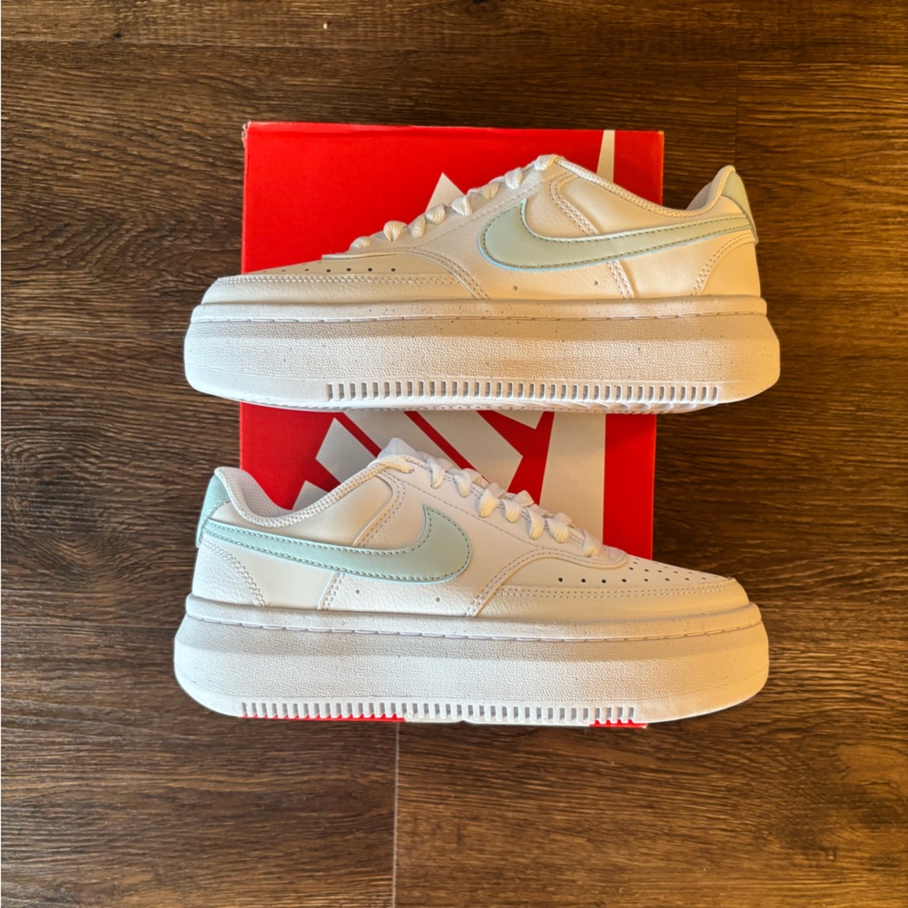 Women’s Nike Court Vision Alta